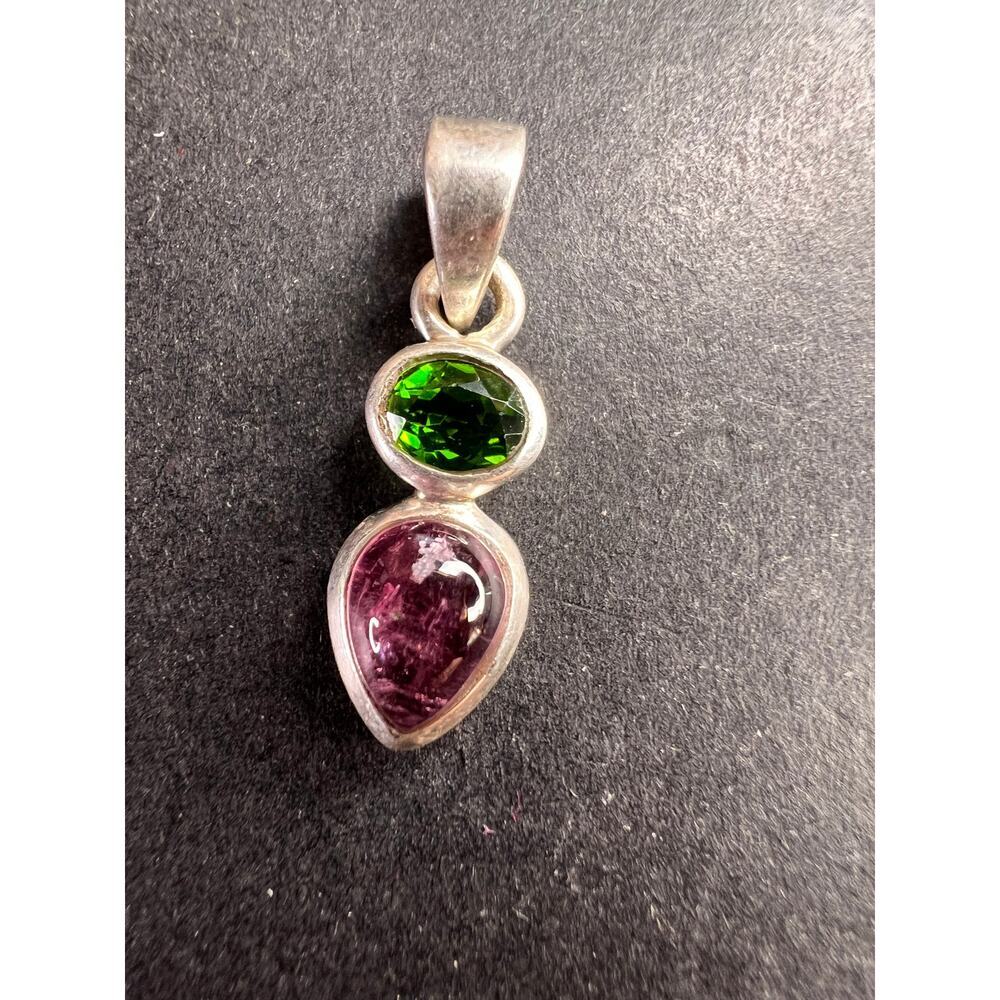 NEW Pink tourmaline and chrome diopside sterling silver pendant 1.65 grams - Picture 1 of 10